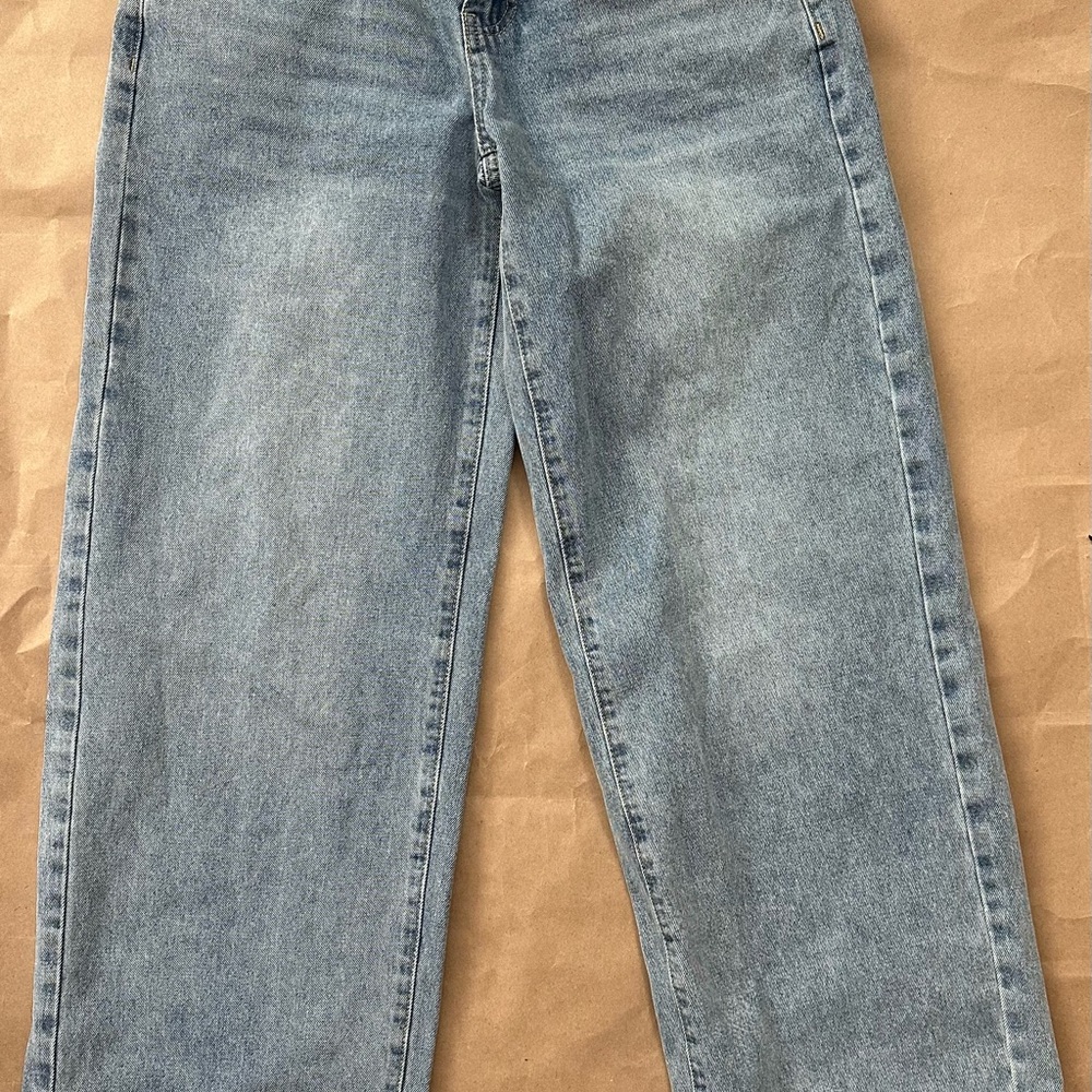 Edikted Straight Jeans in Light Blue Wash
